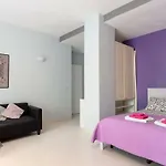 Glamorous House in Chiaia
